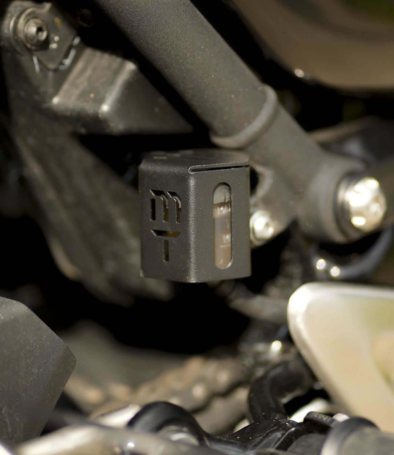 RESERVOIR OIL GUARD (MS) FOR TRIUMPH SPEED 400
