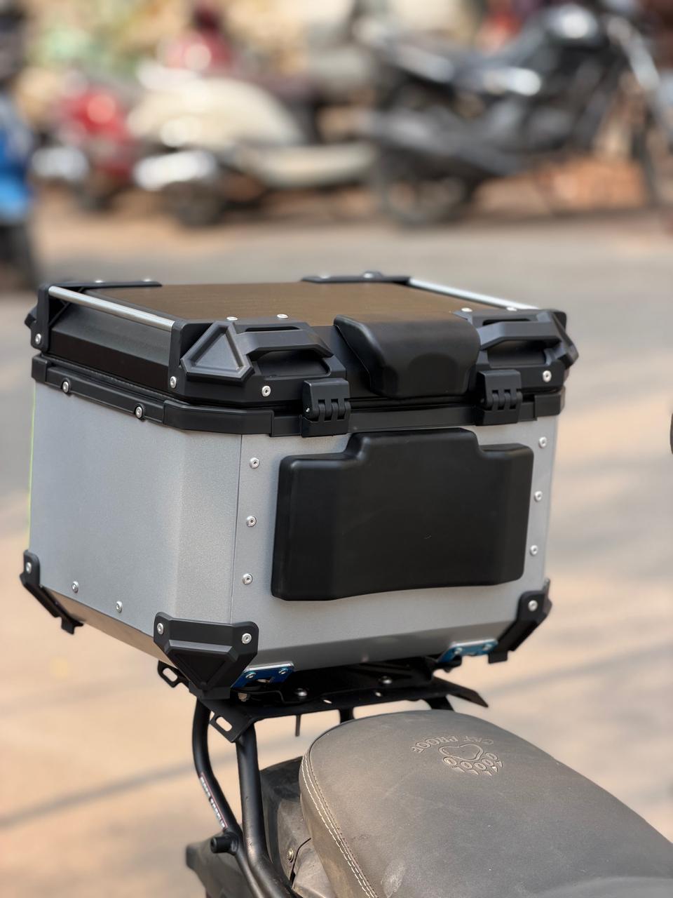 JDR 45 LITRES ALUMINIUM TOP BOX