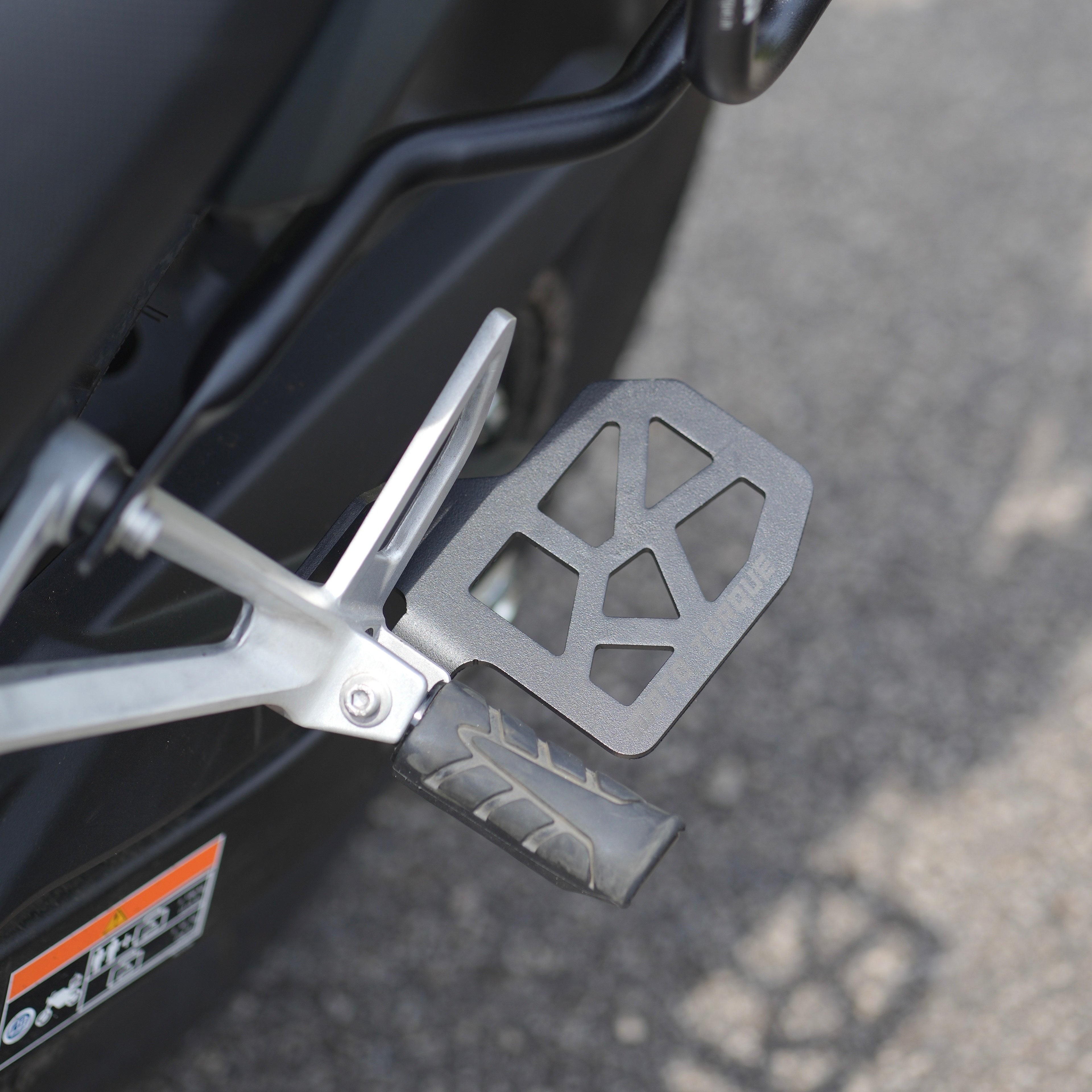 FOOTREST SET FOR HONDA NX-500