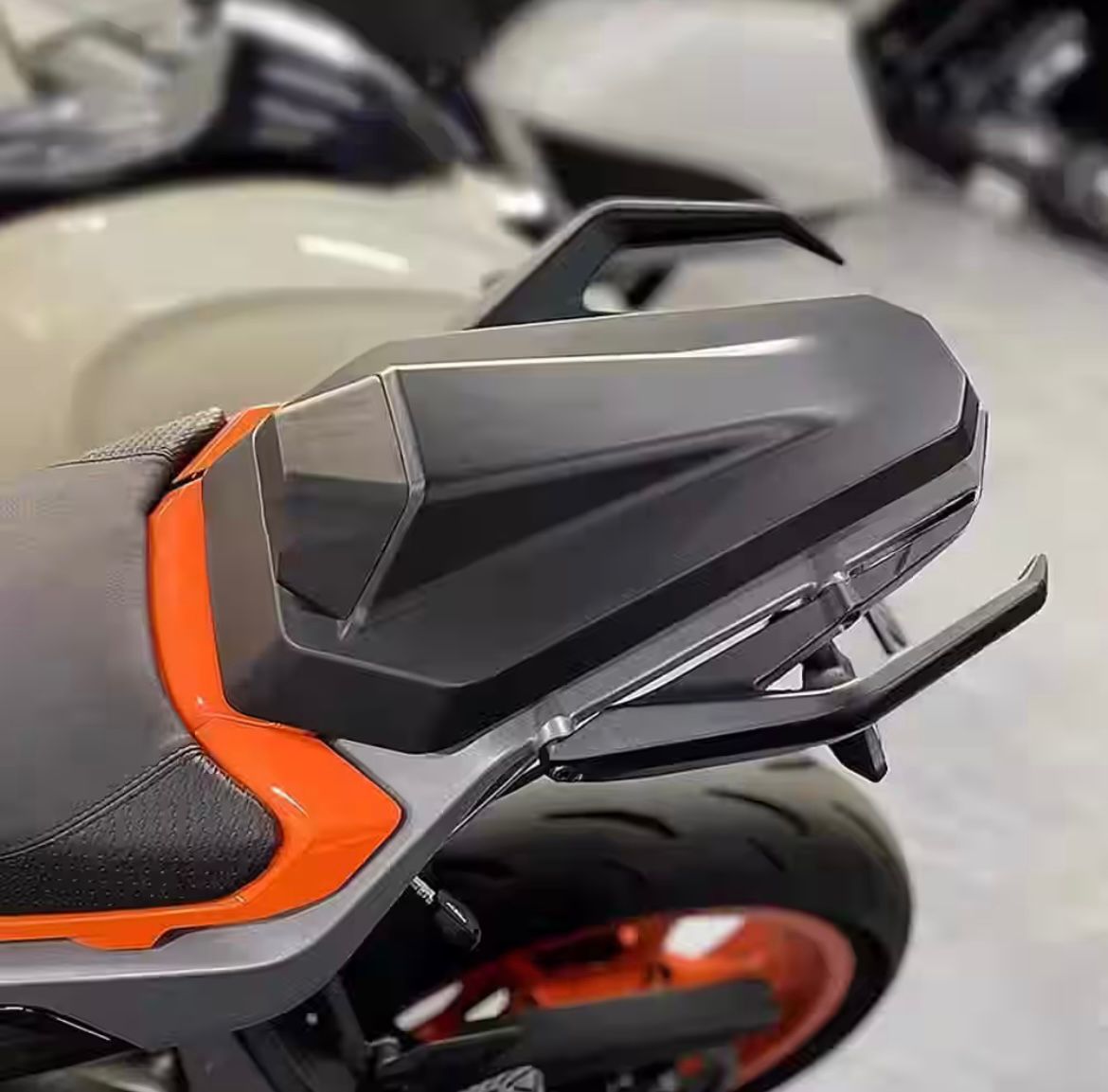 KTM Duke GEN 3 SEAT COWL