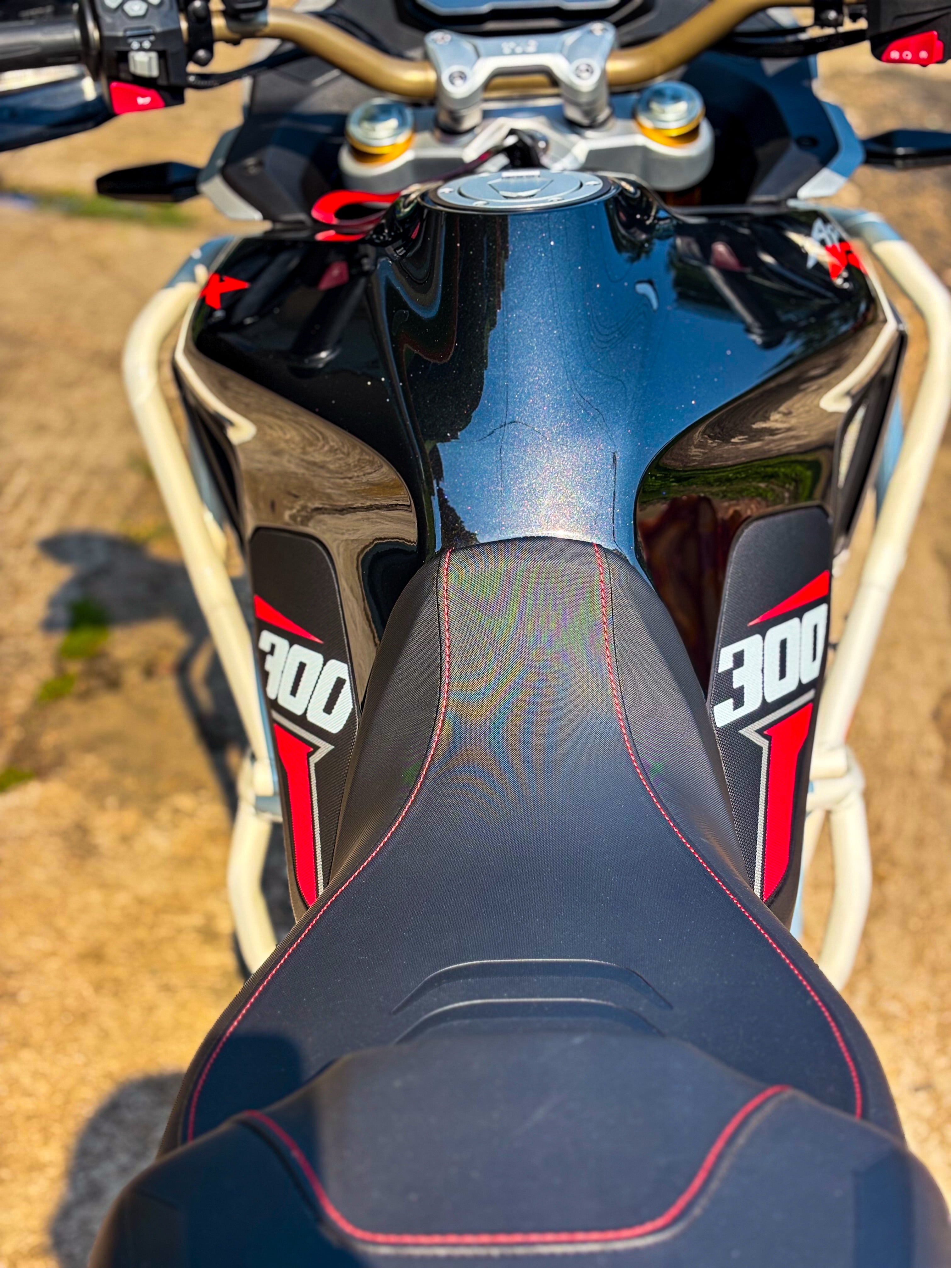ENNORFIGO TRACTION PAD FOR TVS APACHE RTX 300