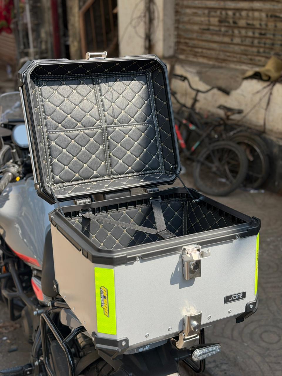 JDR 47L ABS TOP BOX SILVER